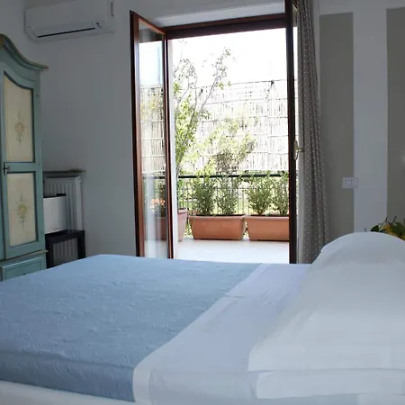 Lemon Rooms Sorrento-3